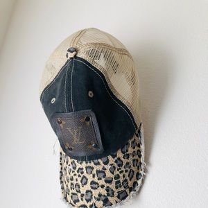 LV copy  Re -cycling cap